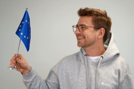 sproof-CEO Clemens Brunner ist bekennender Datenschutz-Enthusiast. “Für uns ist Datenschutz kein Add-On. Es braucht europäische Lösungen für sensible Digitalprozesse”. © sproof