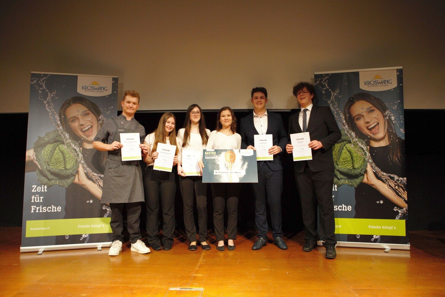 Platz 5: The Entrepreneurs - Das Alpora (BBS Weyer)
Shared Plate-Konzept im Fine Dining Bereich. Gäste stellen sich die Komponenten ihres persönlichen Plates aus dem Speiseangebot selbst zusammen. Plus: Liveplating-Desserts. Benefits für Mitarbeiter. © Alexander Grübling