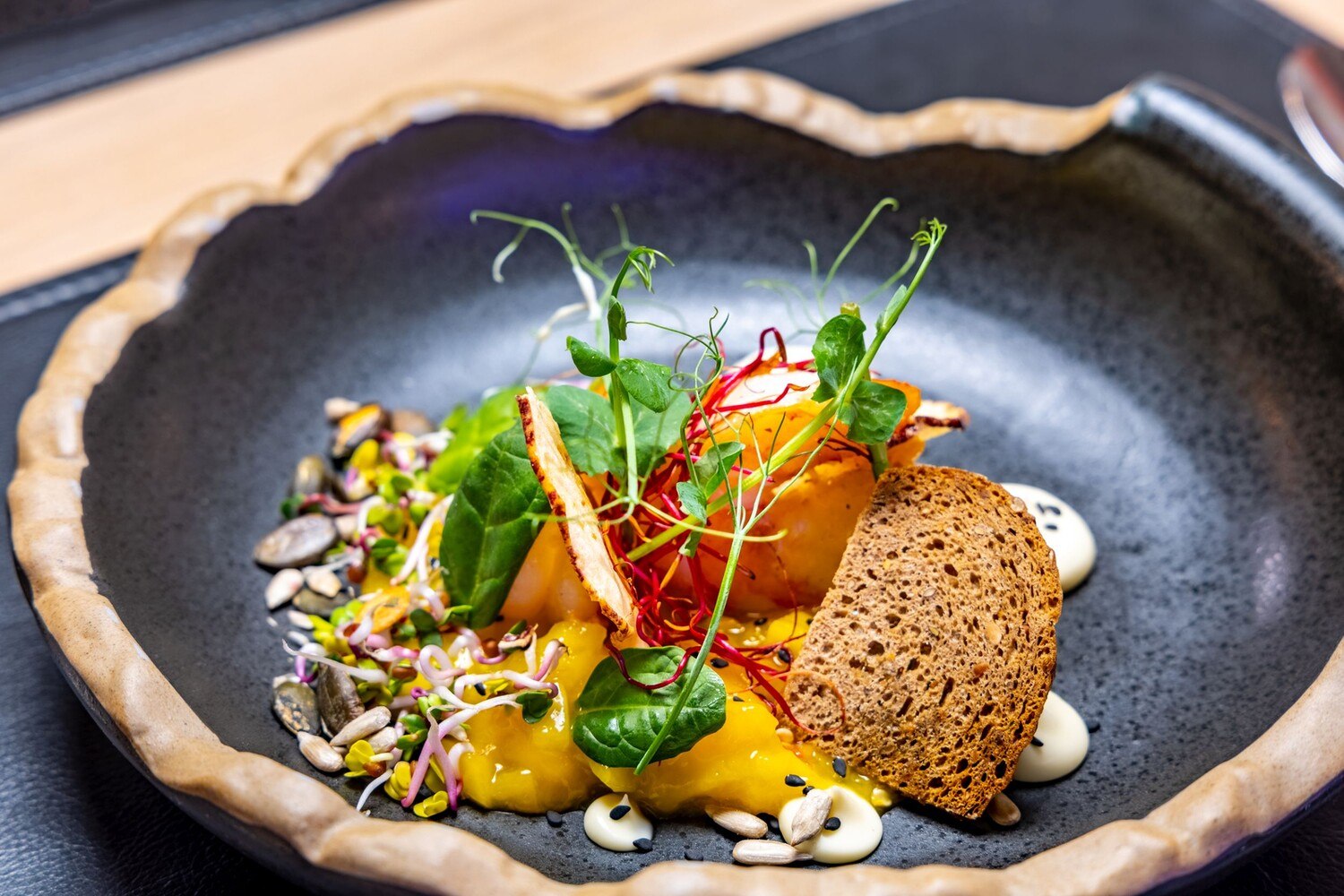  Luis´ Gardens bietet seinen Gästen regionale Pinzgauer Schmankerl sowie moderne internationale Gerichte. © Marc & Nell Jones