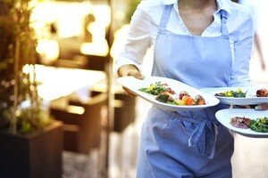 Ein klassisches Restaurant könnte mit einer Ghost Kitchen das Geschäft erweitern und so die Expansion vorantreiben. © iStock / Getty Images Plus / Denis Stankovic